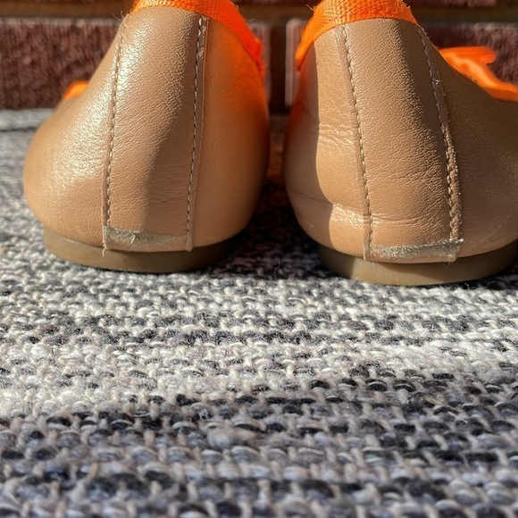 Banana Republic tan and orange leather upper flats size 9M - Picture 5 of 7